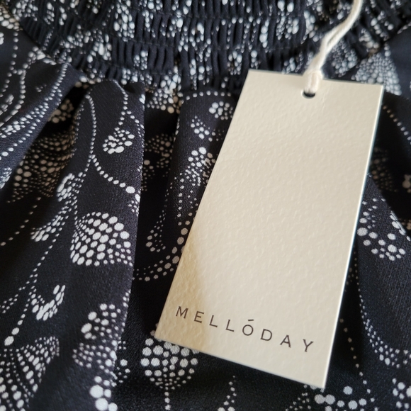 🌟 NWT MELLODAY Black/White Floral Blouse MockNeck Big Shoulders PuffSleeve Sz L - Picture 2 of 11